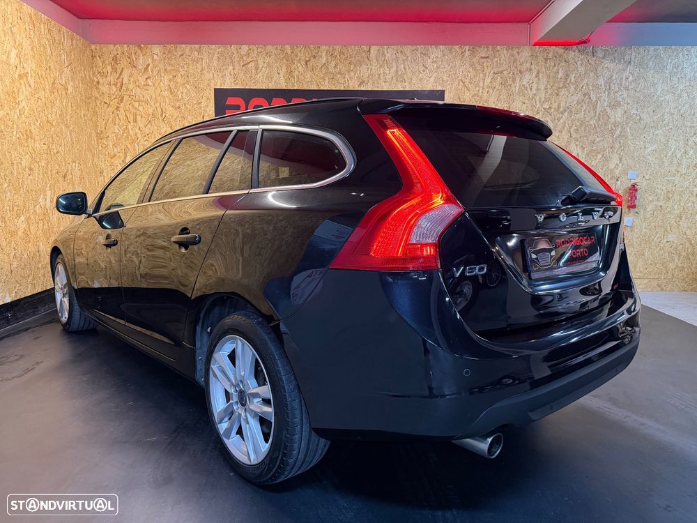 Volvo V60 1.6 D2 Drive Momentum Start/Stop - 17