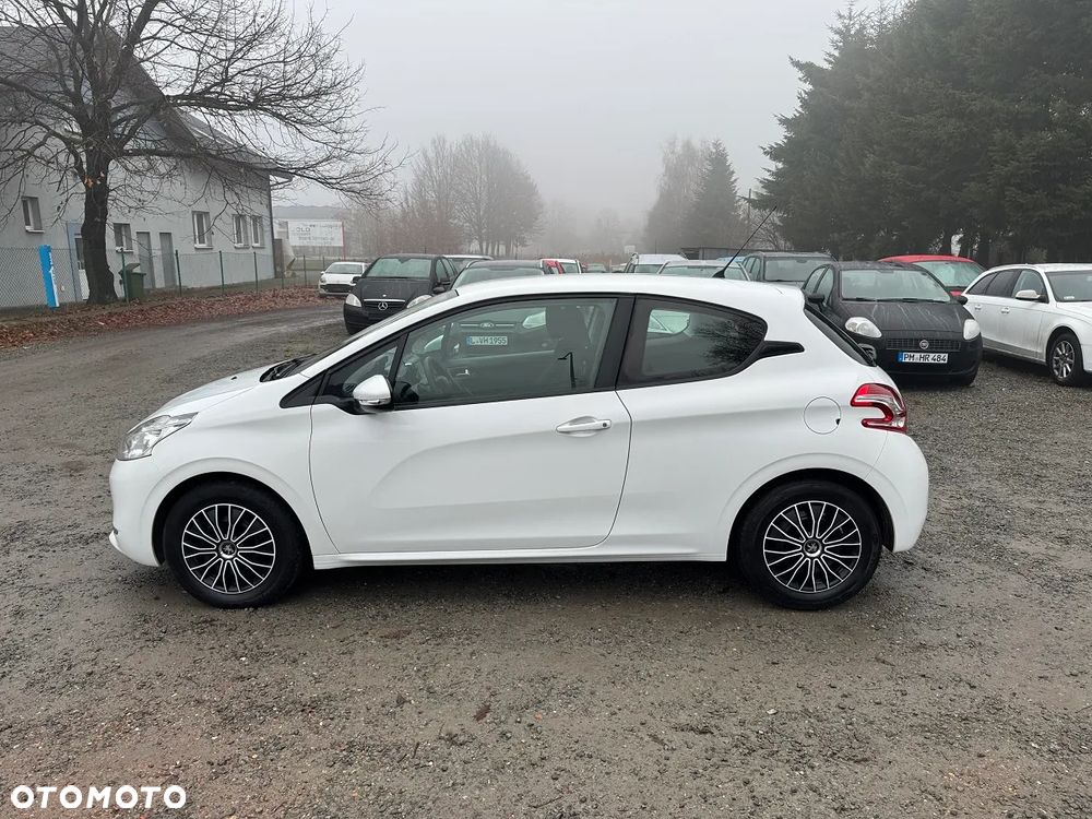 Peugeot 208 - 6