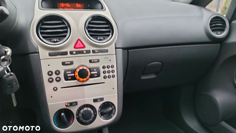 Opel Corsa 1.2 16V Selection 110 Jahre - 4