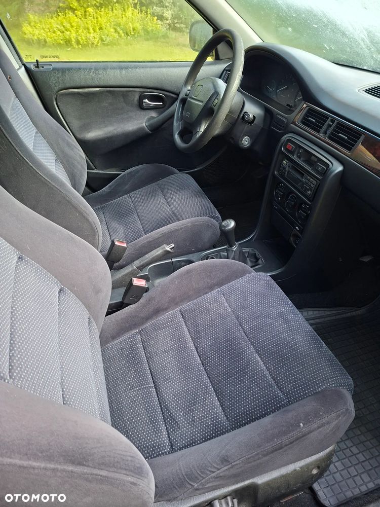 Honda Civic 1.4i S - 8