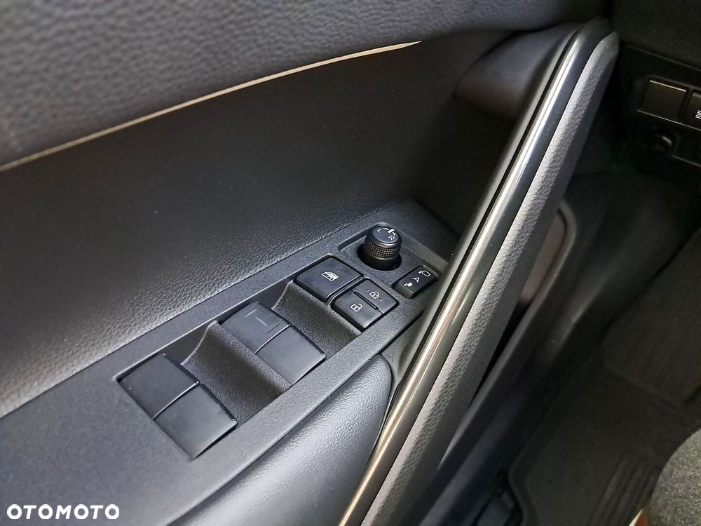 Toyota Corolla Cross - 17