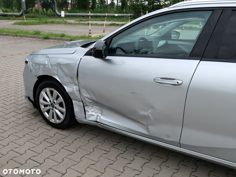 Opel Astra 1.2 T Business Edition S&S - 25