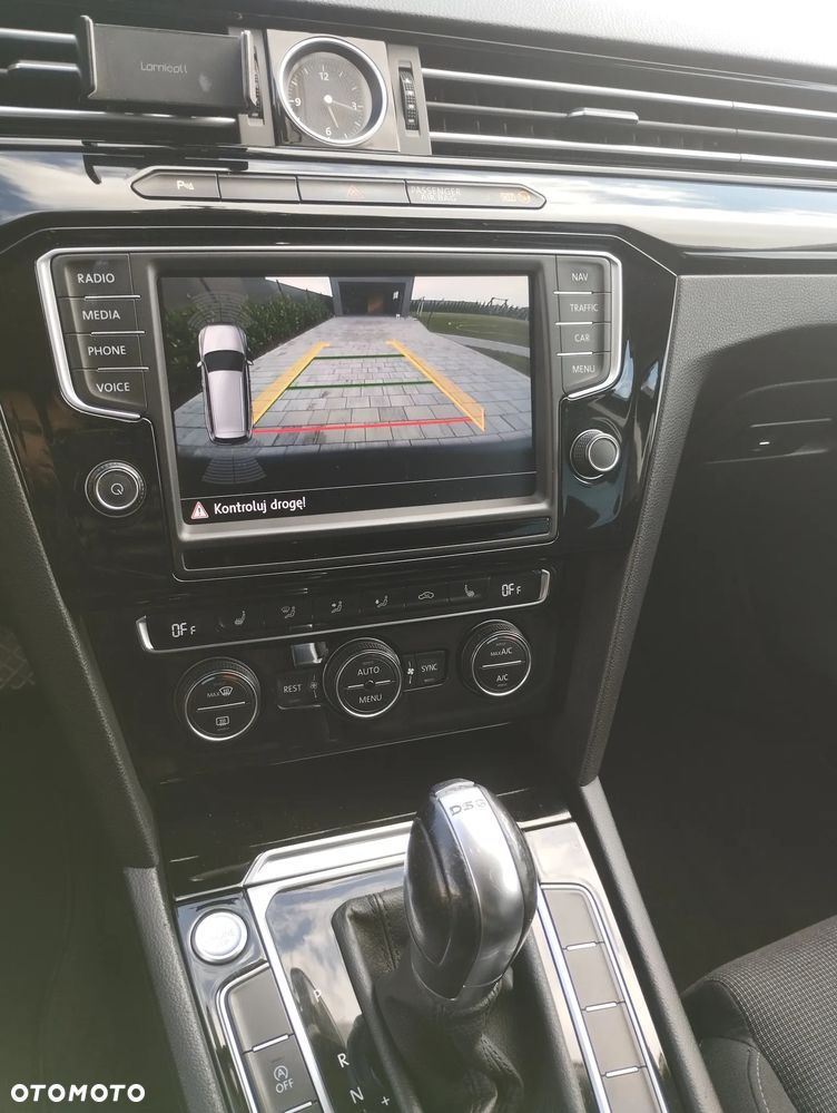 Volkswagen Passat 2.0 TDI SCR DSG Comfortline - 8