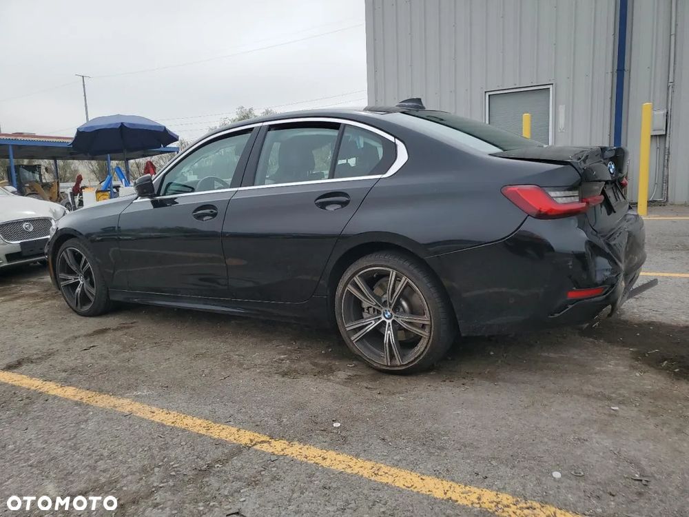 BMW Seria 3 330i - 3