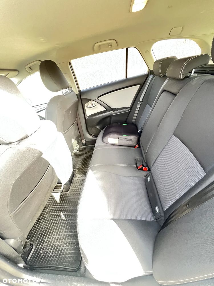 Toyota Avensis 1.8 Premium - 6