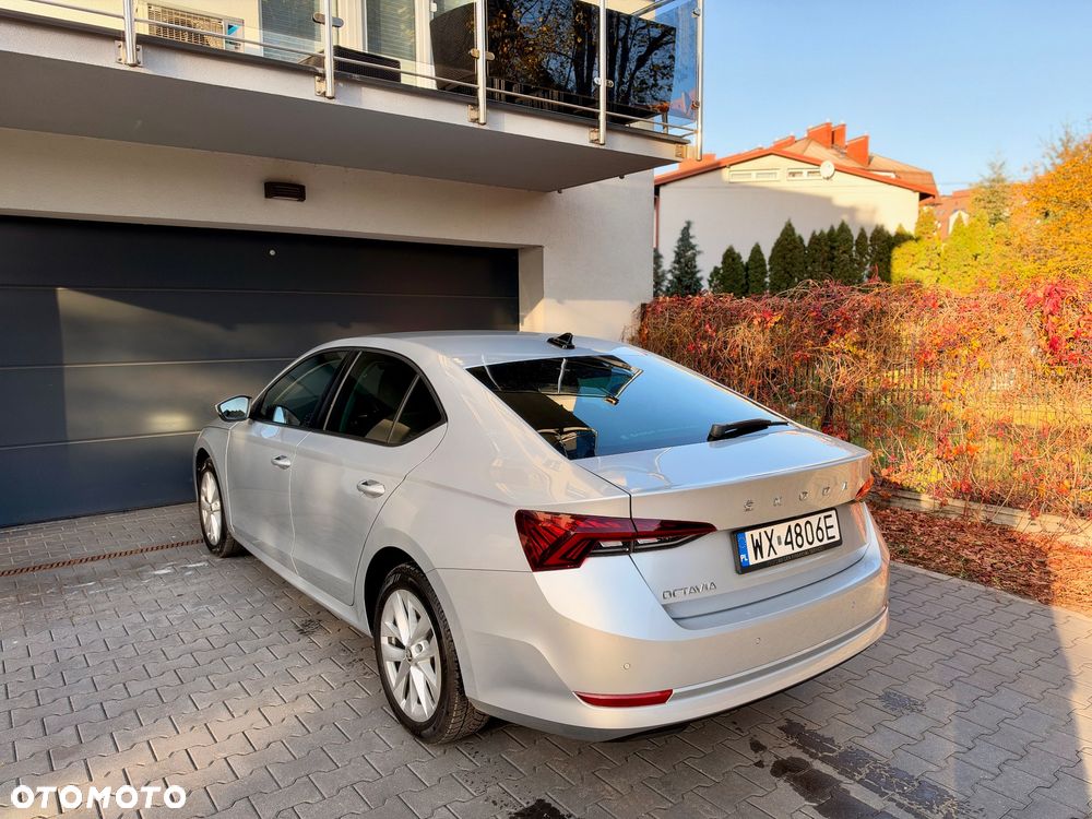 Skoda Octavia 2.0 TDI Ambition DSG - 6