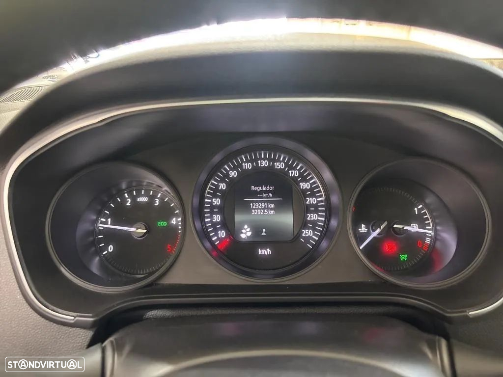 Renault Mégane 1.5 Blue dCi Limited - 9