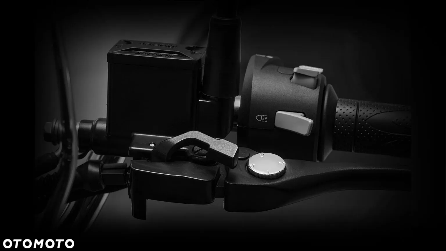QJMOTOR MTX 125 - 7