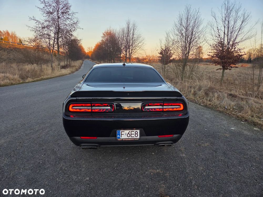Dodge Challenger 5.7 R/T - 5