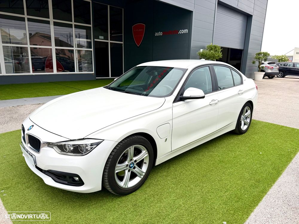 BMW 330 e iPerformance Advantage - 4