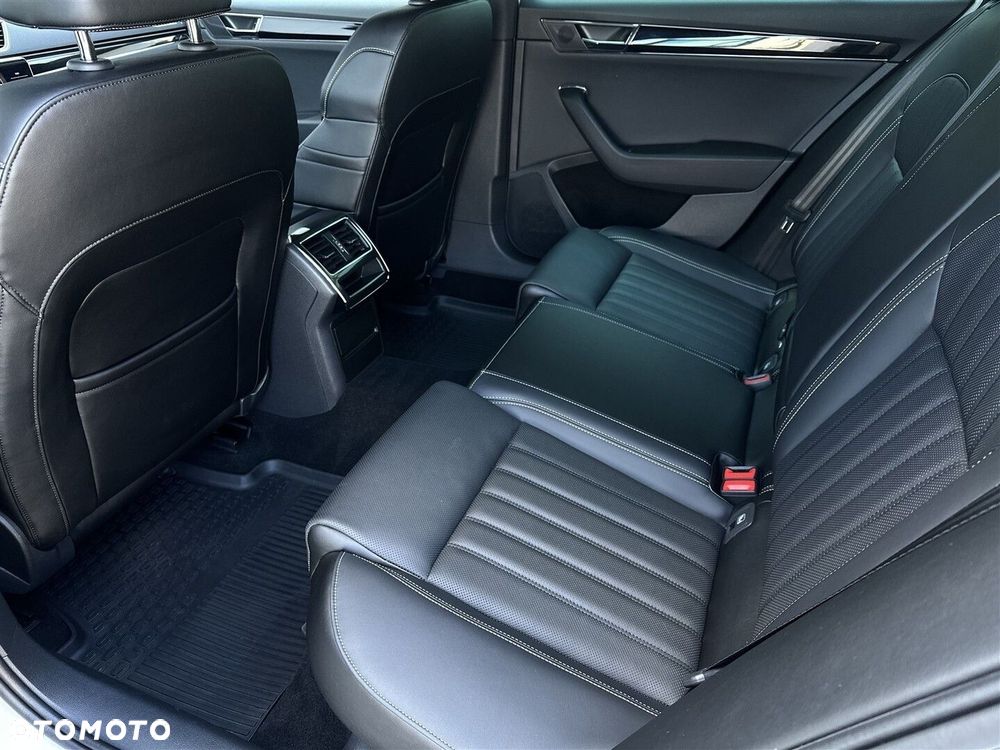 Skoda Superb 2.0 TDI SCR 4x4 L&K DSG - 12