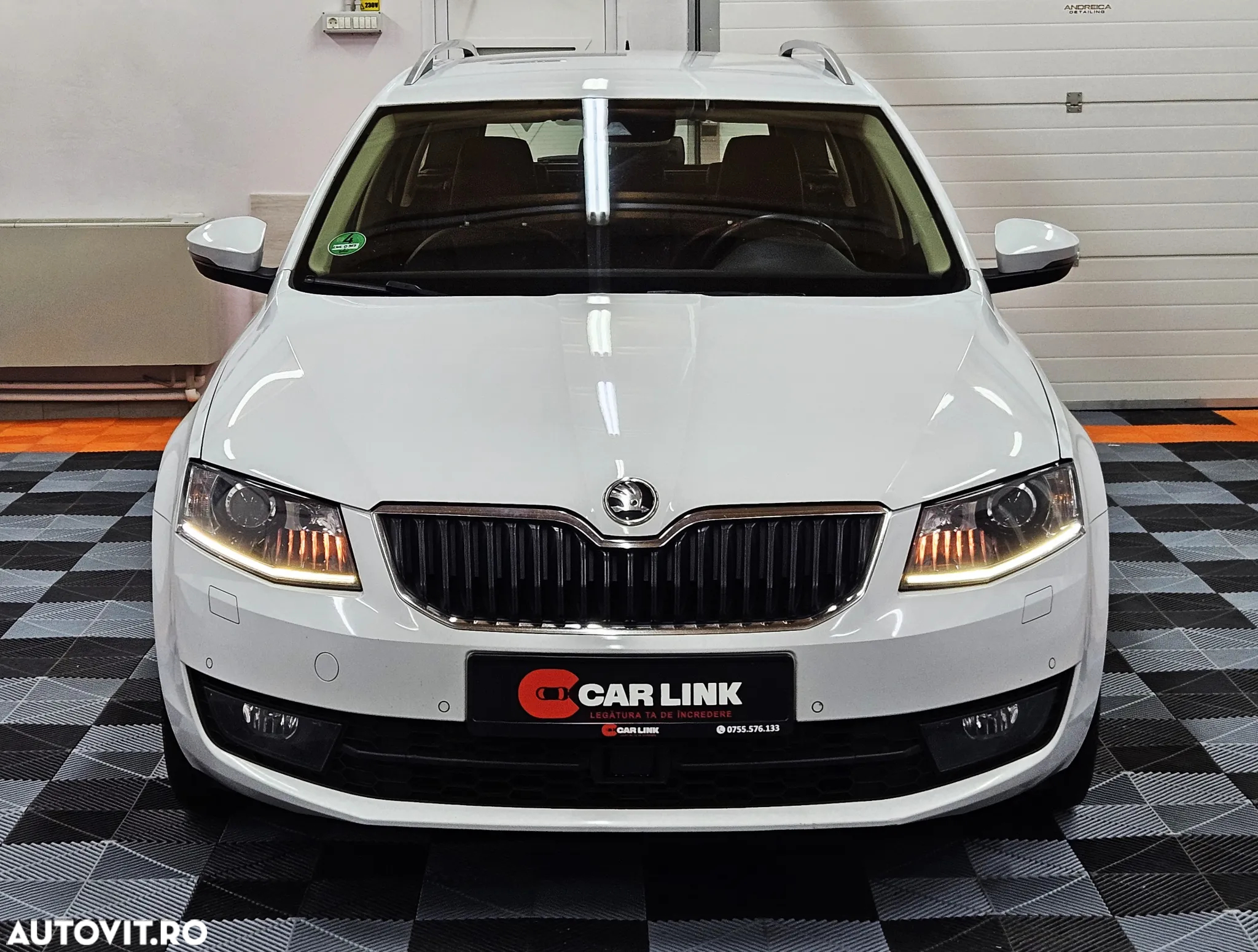 Skoda Octavia 2.0 TDI 4x4 DSG Laurin & Klement - 2