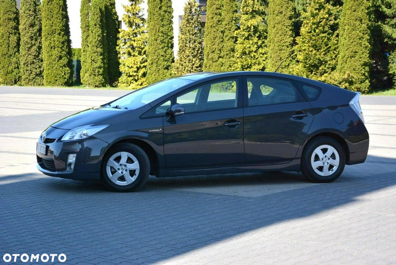 Toyota Prius - 4