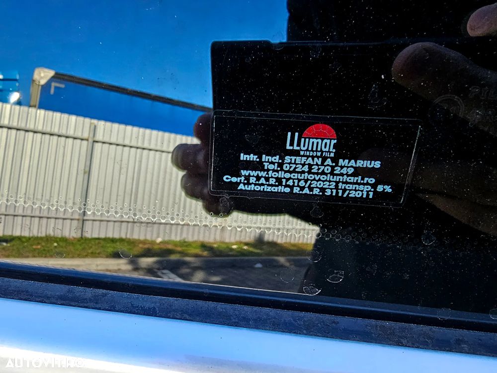 BMW Seria 5 520i Touring Aut. - 32