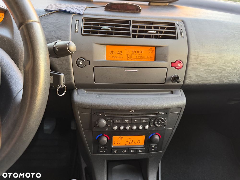 Citroën C4 1.6 16V Confort - 28