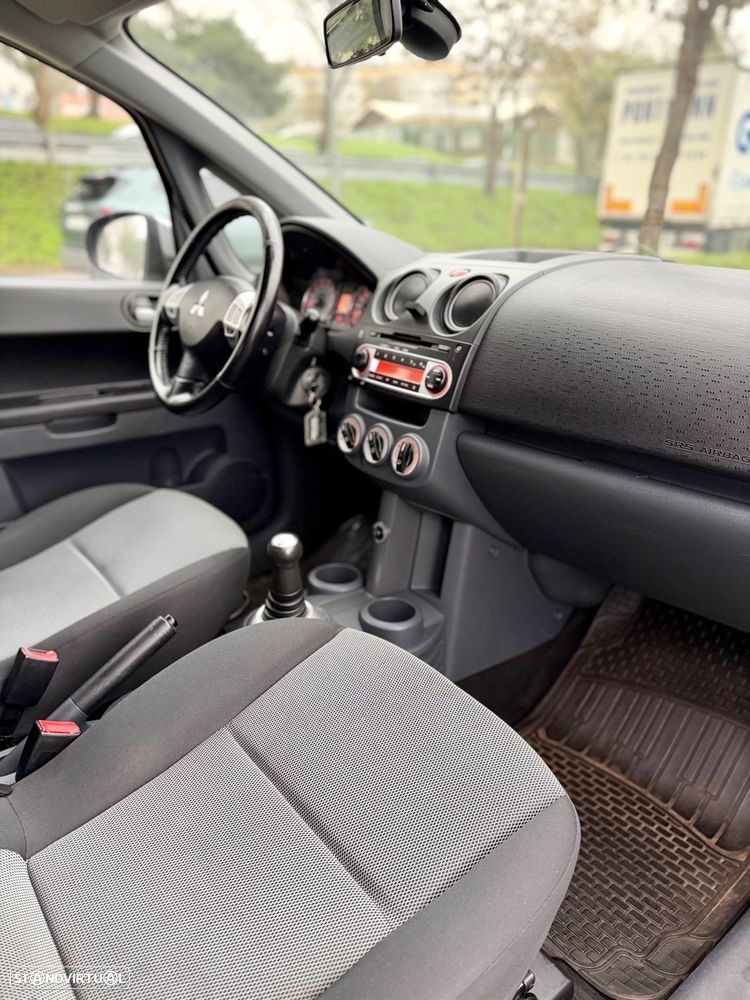 Mitsubishi Colt - 11