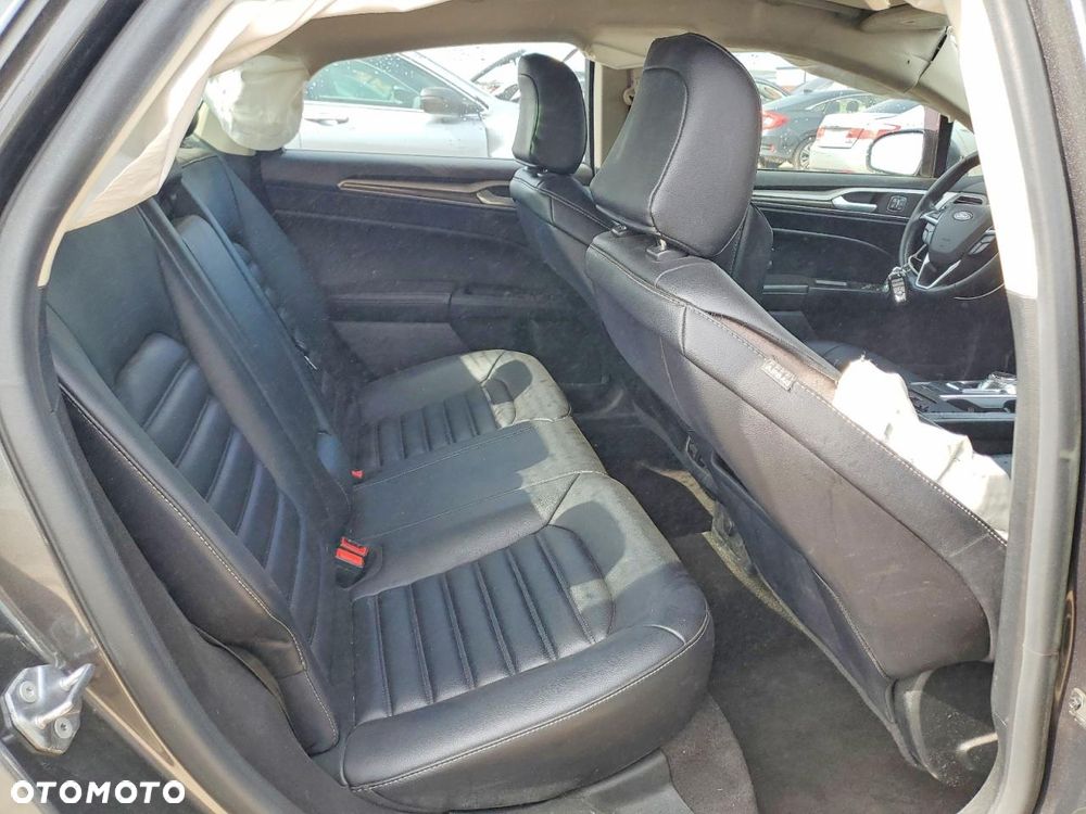 Ford Fusion - 11