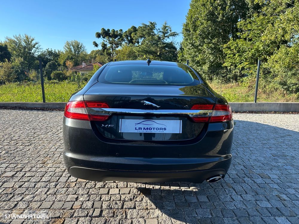 Jaguar XF 2.2 D Premium Luxury - 4