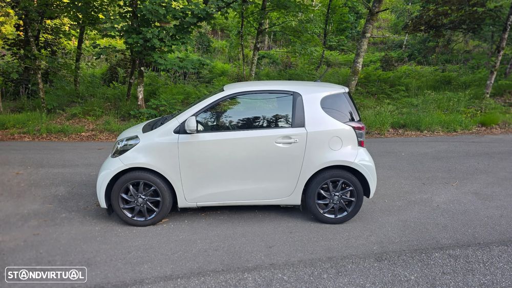 Toyota iQ 1.4 D-4D + - 6