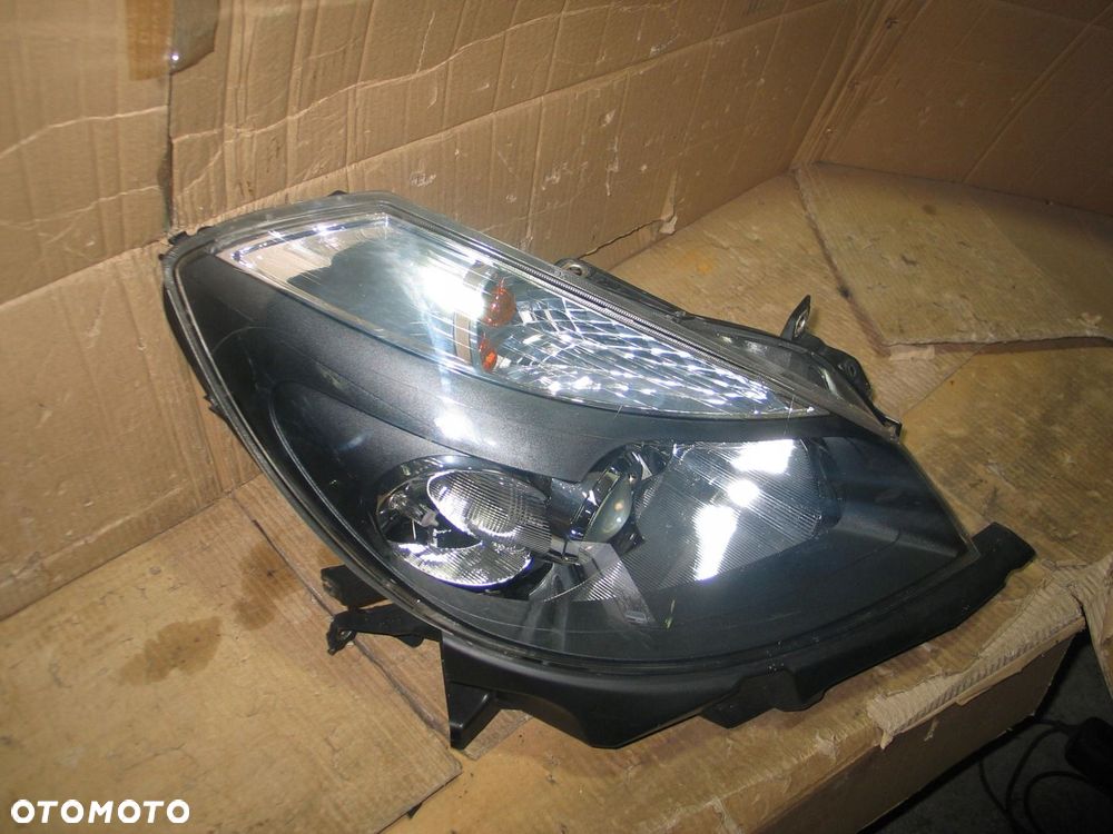 Lampa przod renault clio 3 III 05-12r. 8200261612 europa - 4