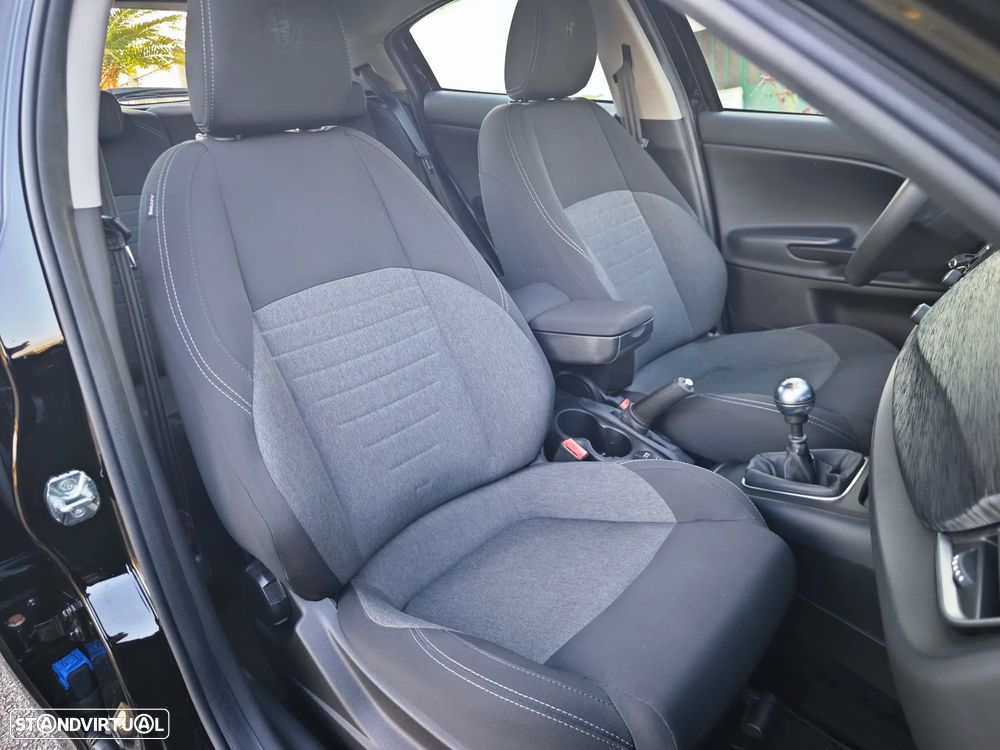 Alfa Romeo Giulietta 1.6 JTDM - 11