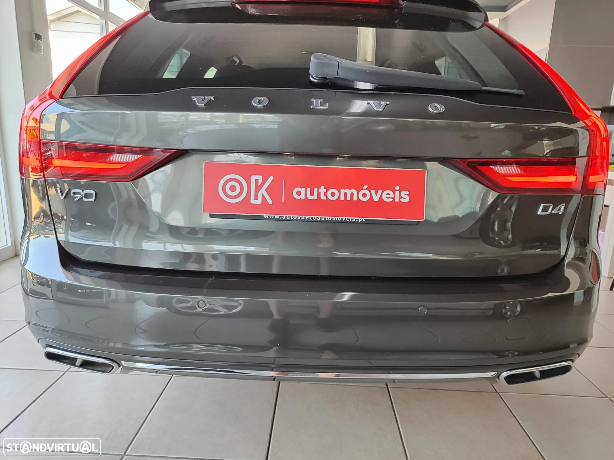 Volvo V90 2.0 D4 Momentum Geartronic - 8
