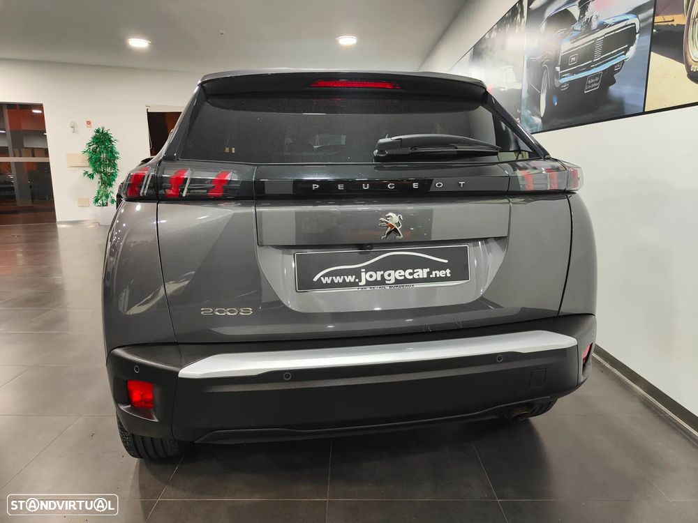 Peugeot 2008 1.2 PureTech Allure - 23