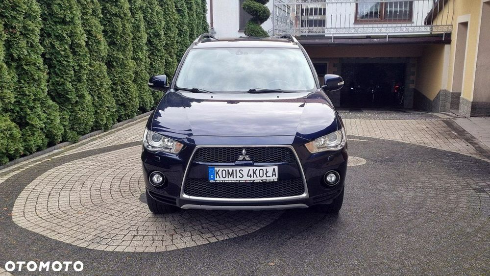 Mitsubishi Outlander - 10