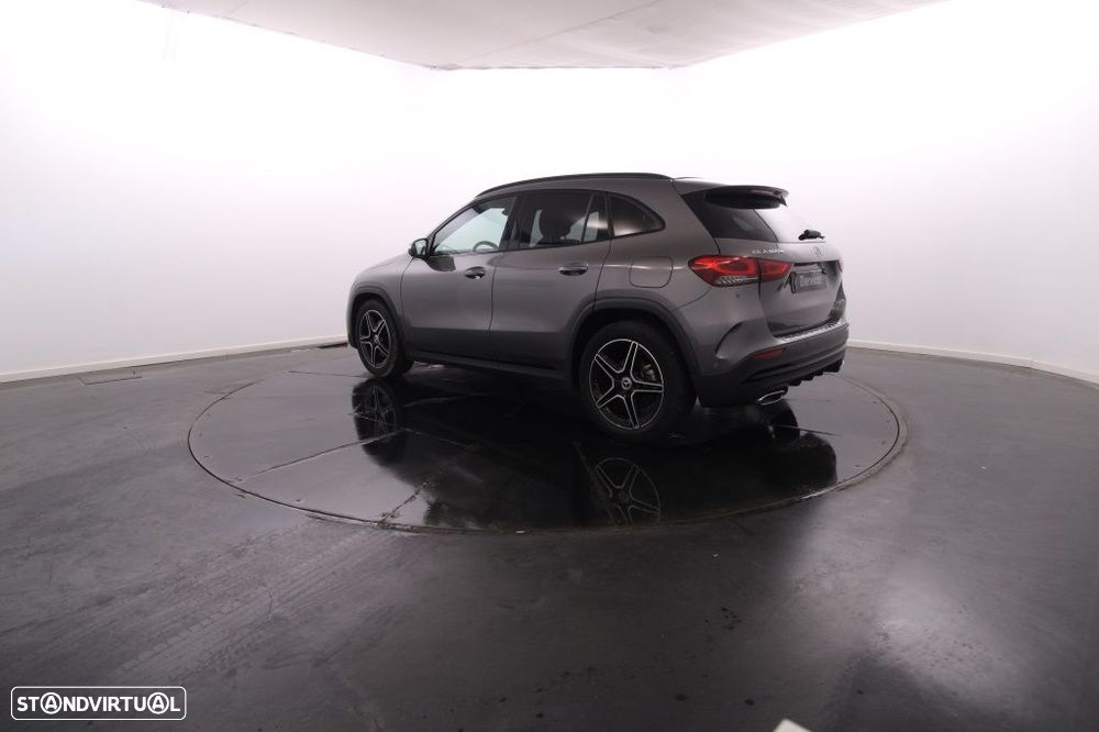 Mercedes-Benz GLA 180 d AMG Line - 4