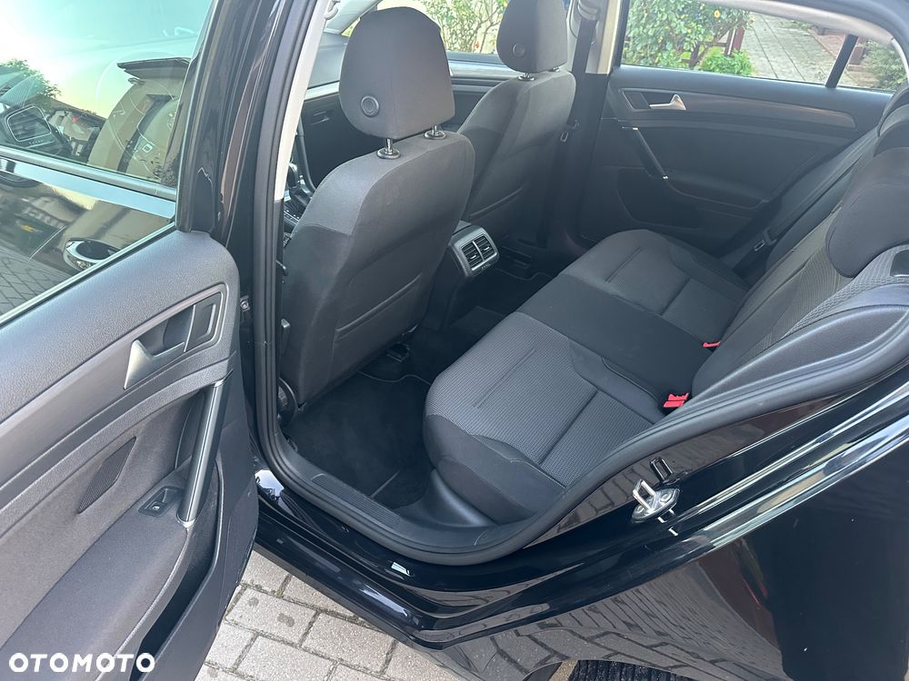 Volkswagen Golf - 14