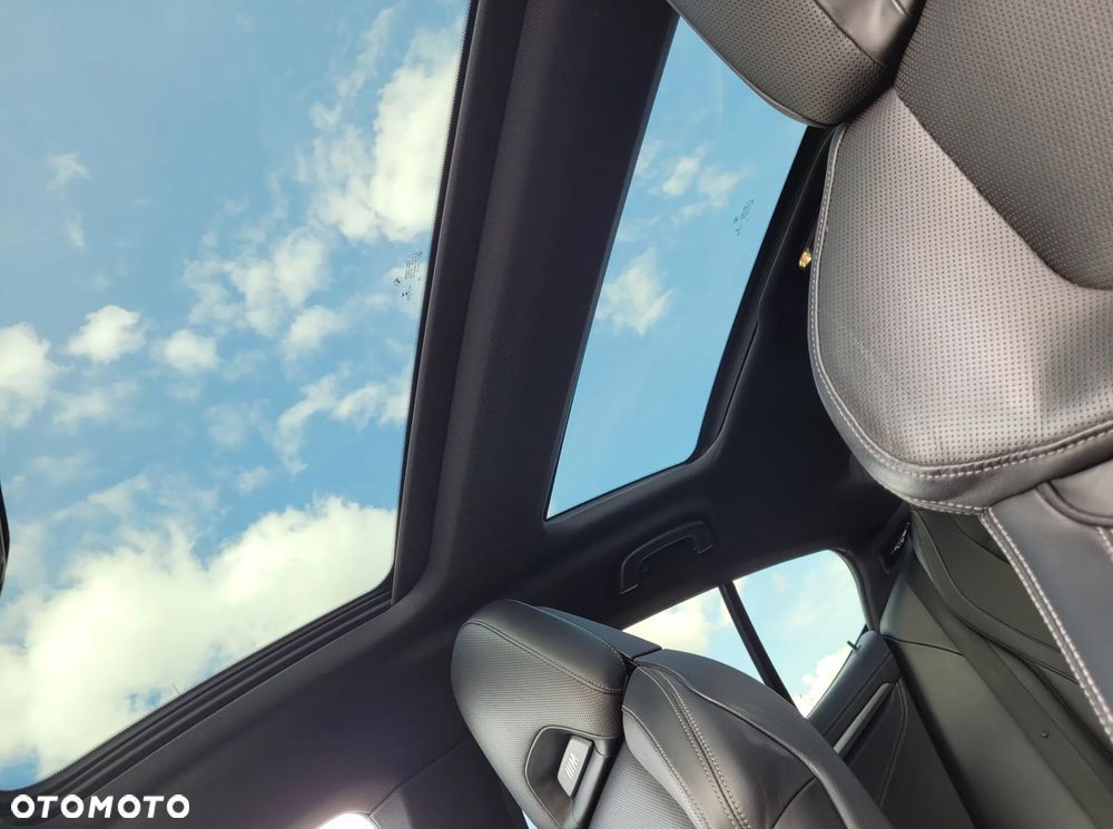 BMW Seria 8 - 32