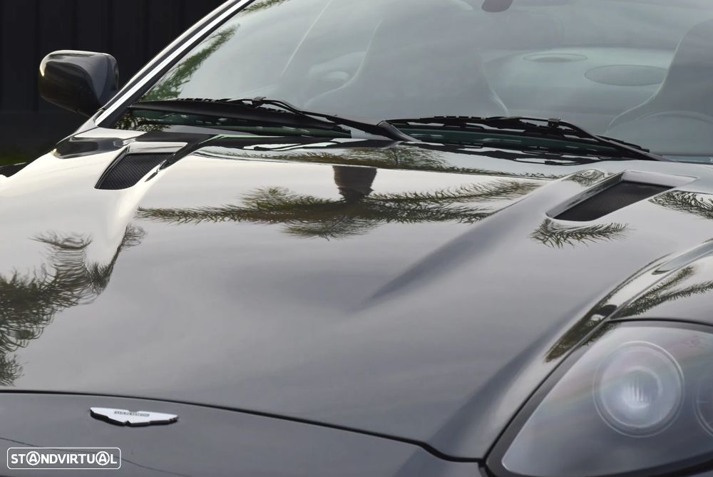 Aston Martin Vanquish - 2