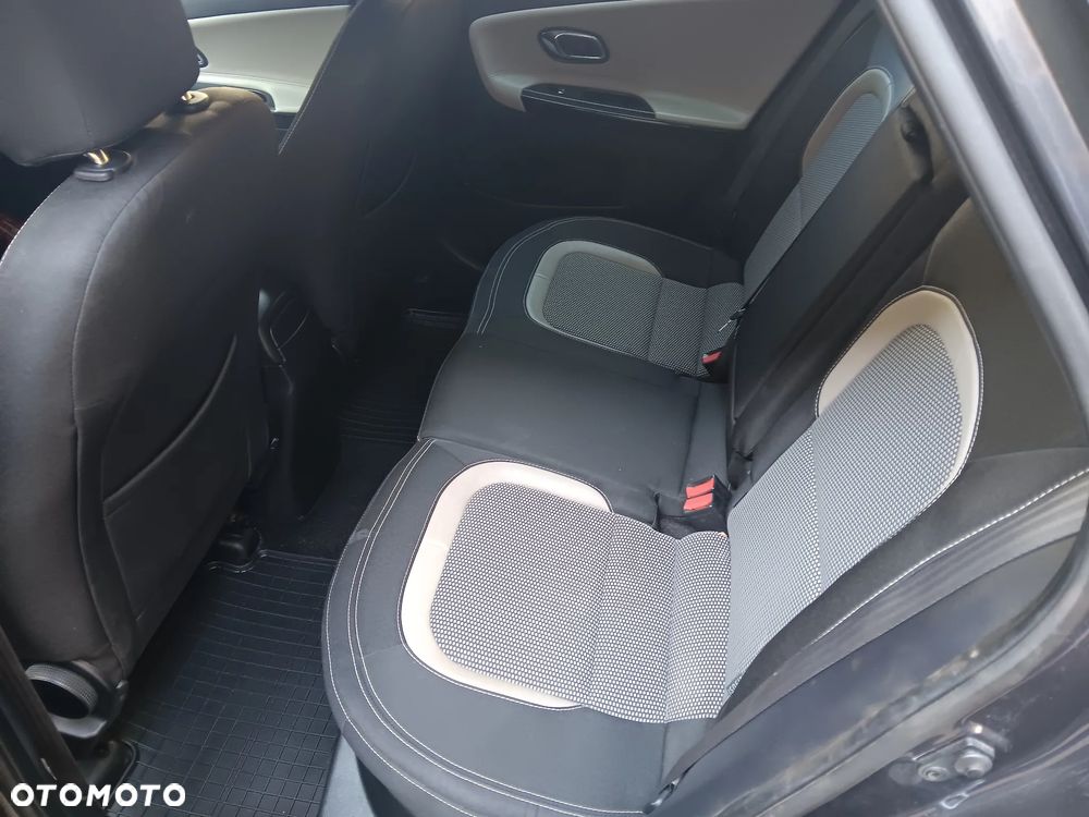 Kia Ceed - 9