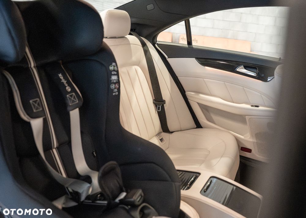 Mercedes-Benz CLS 500 4-Matic BlueEff - 16