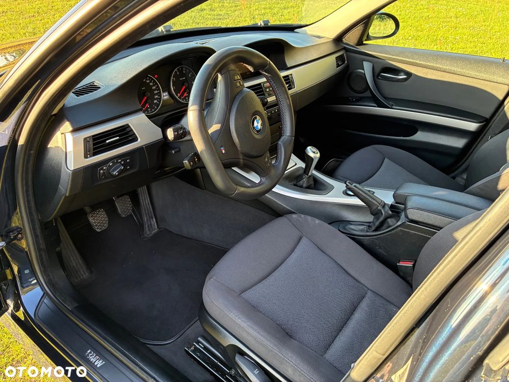 BMW Seria 3 320i - 4