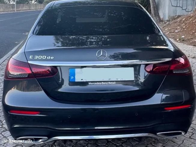 Mercedes-Benz E 300 de AMG Line 4Matic - 4