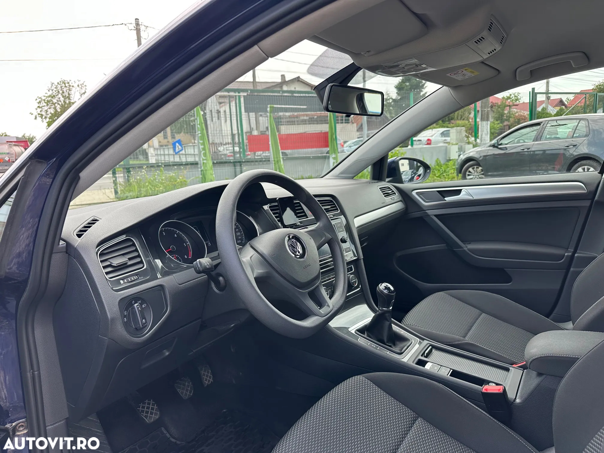 Volkswagen Golf 1.6 TDI Trendline - 8