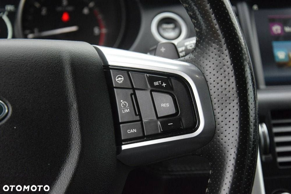 Land Rover Discovery Sport D150 R-Dynamic - 25