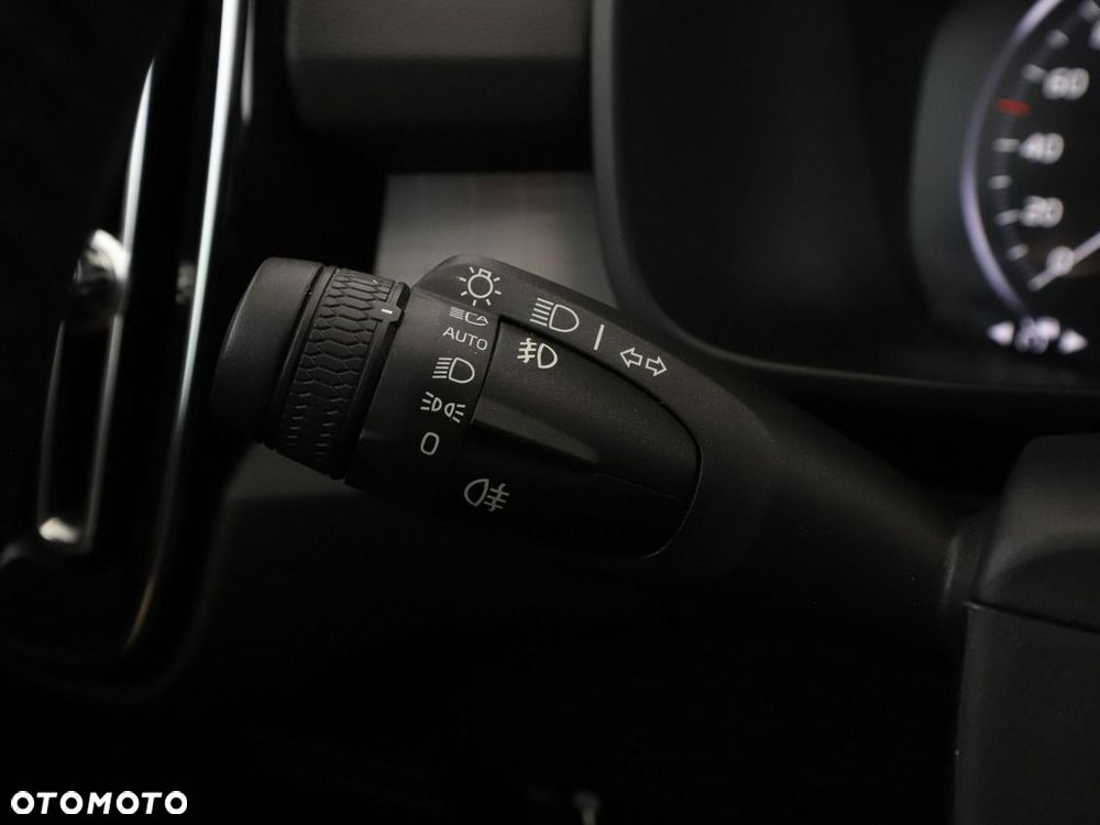 Volvo XC 40 D4 SCR AWD Momentum - 34