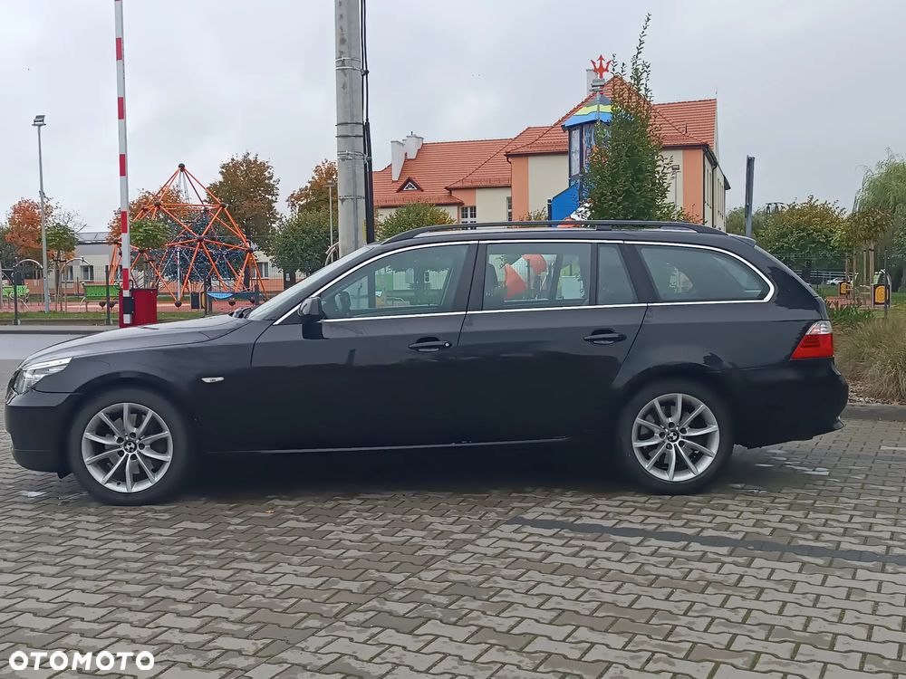 BMW Seria 5 520d Touring Special Edition - 3