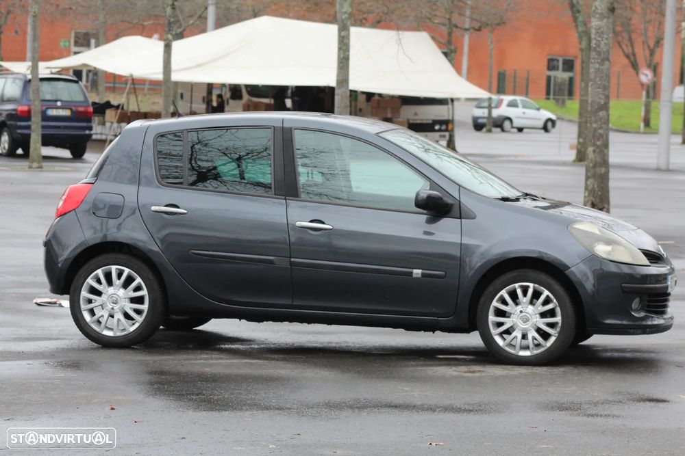 Renault Clio 1.5 dCi Dynamique S - 5