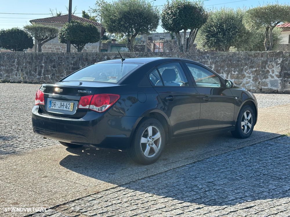 Chevrolet Cruze 1.6 LS - 9