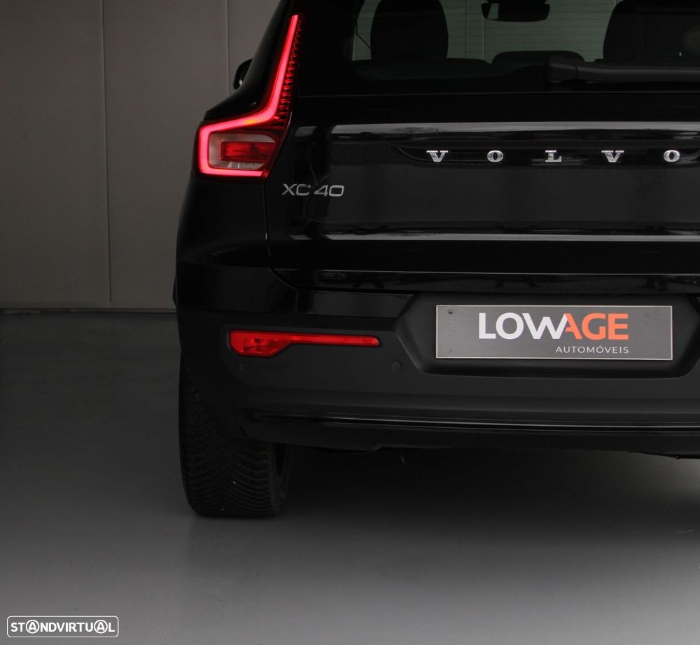 Volvo XC 40 Recharge Core - 33