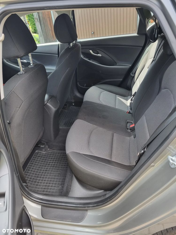 Hyundai i30 1.4 Classic + - 11