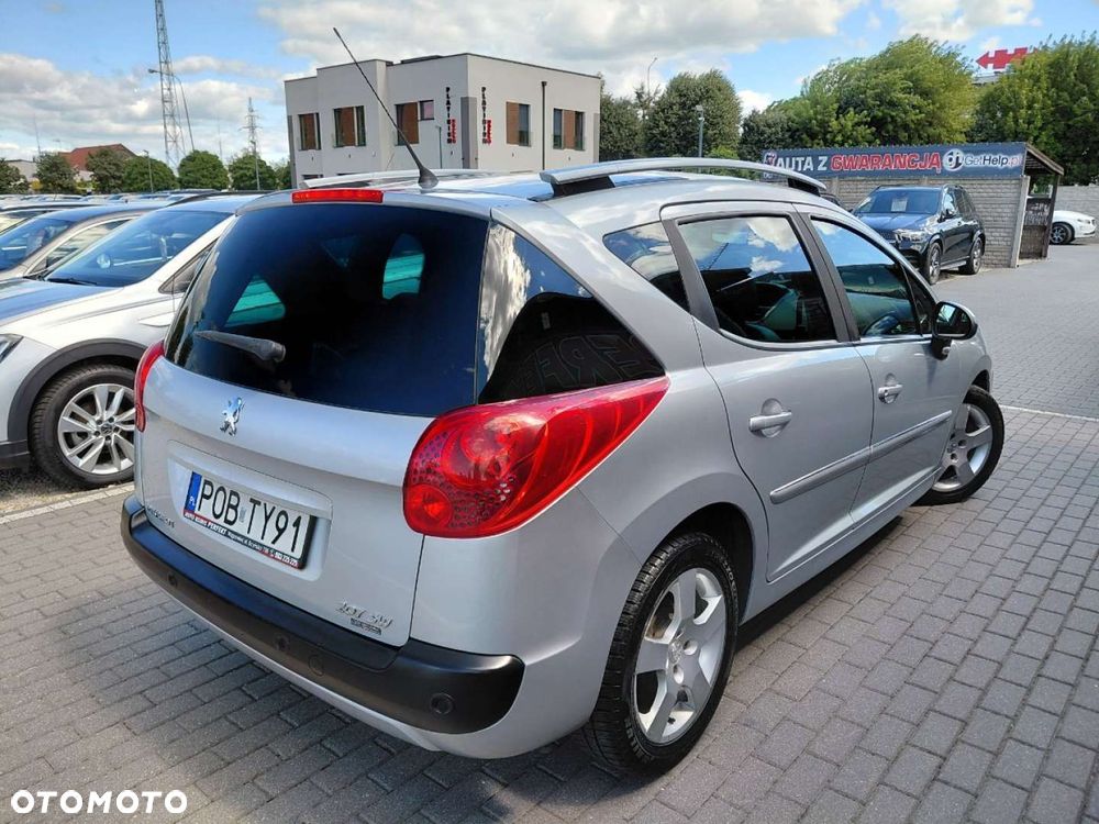 Peugeot 207 - 8