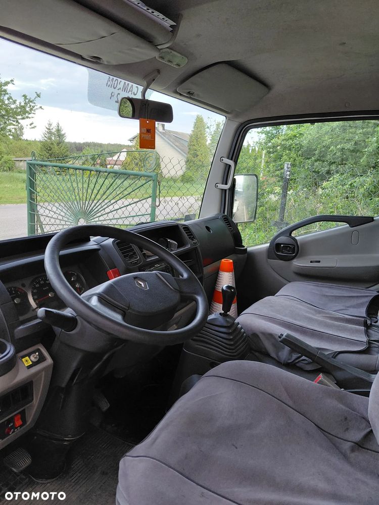 Renault Maxity - 13