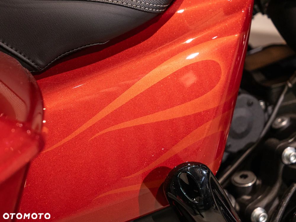 Harley-Davidson Touring Street Glide - 24