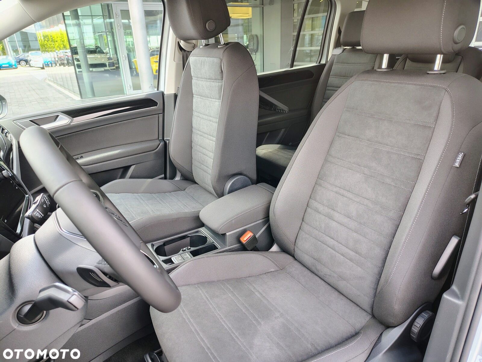 Volkswagen Touran - 16