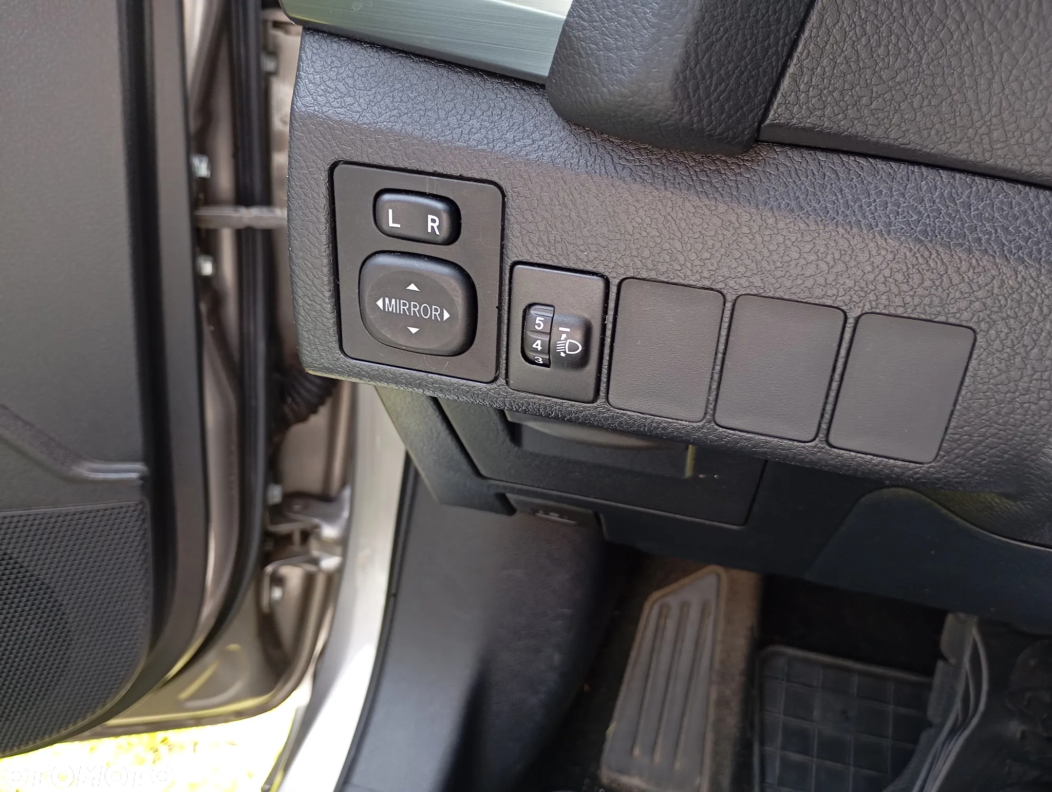 Toyota Auris Hybrid 135 Prestige - 10