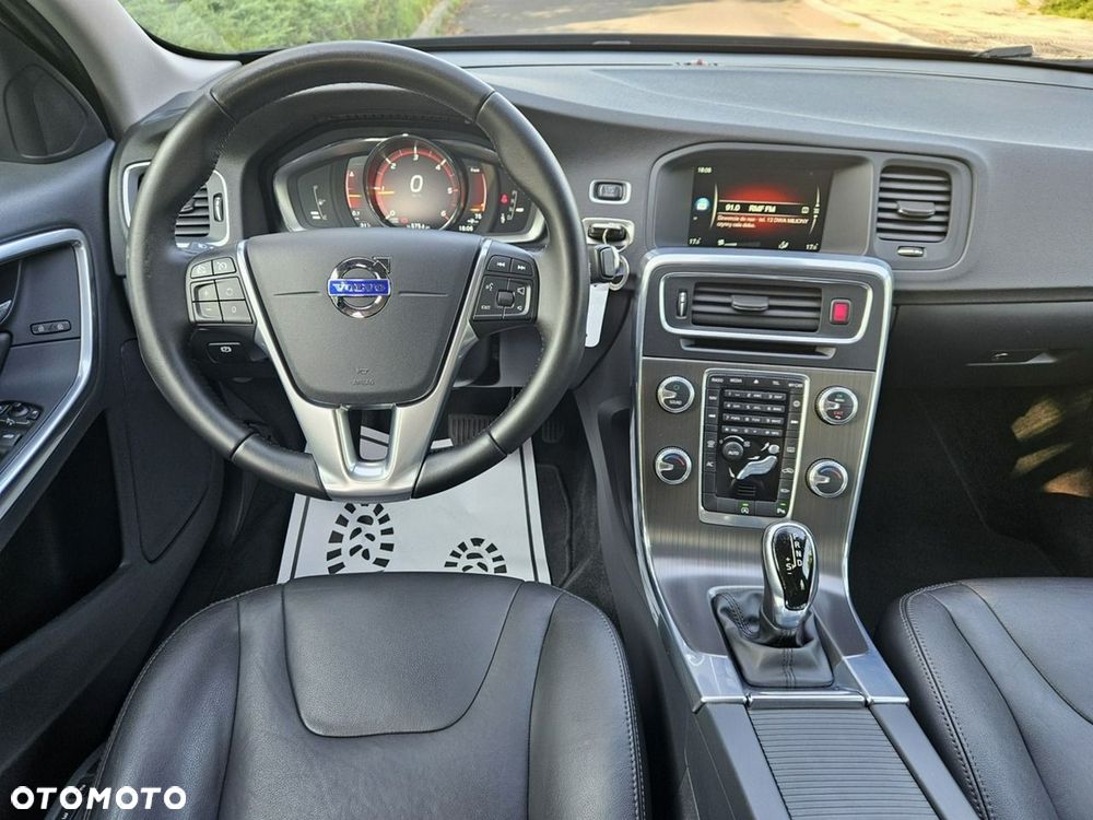 Volvo V60 D2 Geartronic Summum - 8